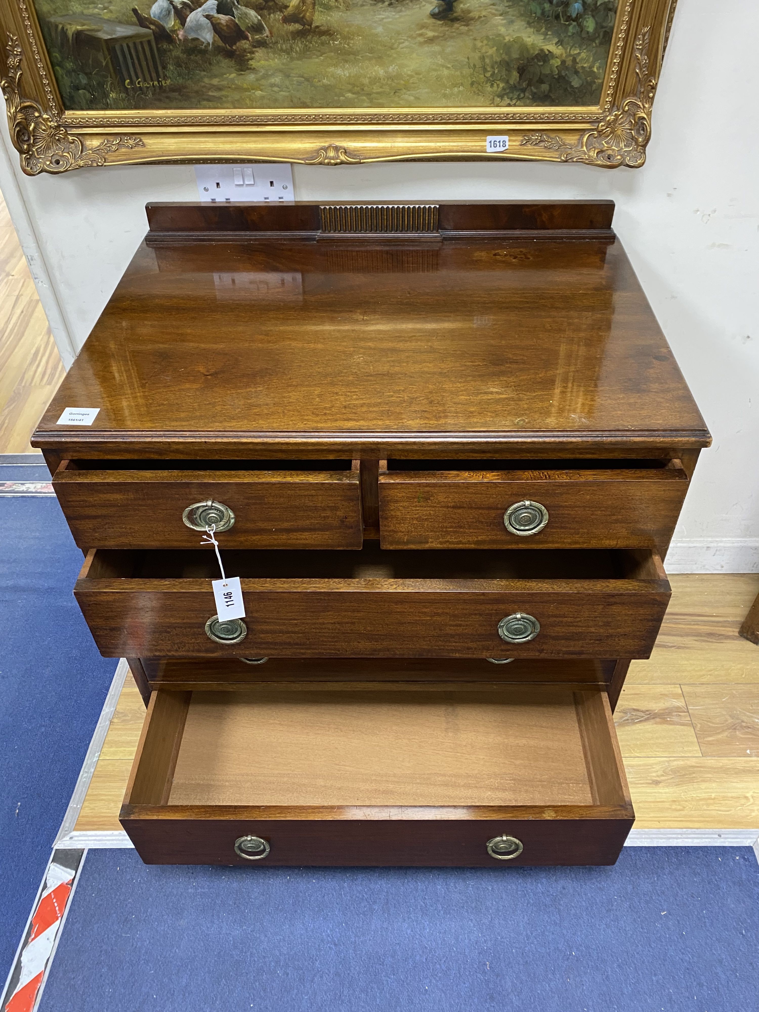 An Edwardian mahogany chest of drawers, width 76cm, depth 52cm, height 84cm